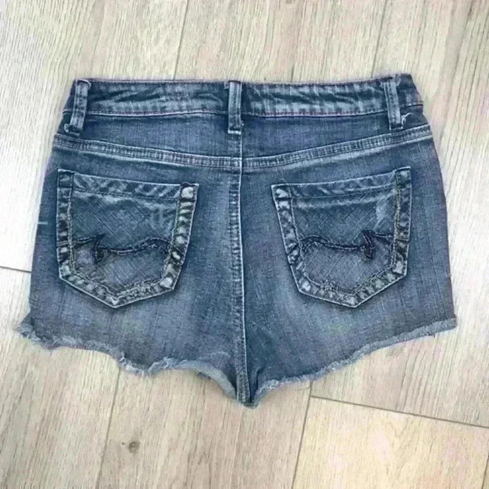 Hippie Laundry Studded Shorts Size 7 - Picture 3 of 5